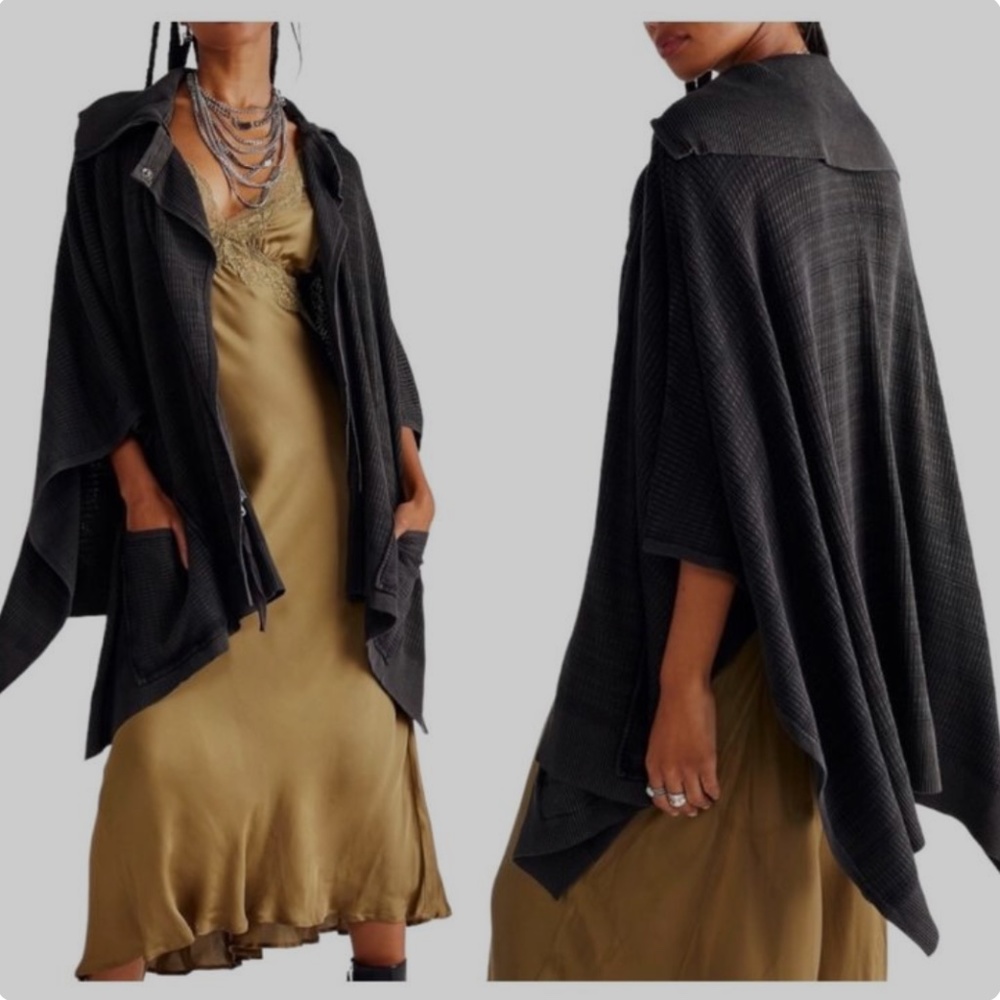 FREE PEOPLE NWT vtg wash black Noir oversized poncho sweater cocoon cape w/ zip